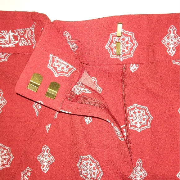 Brand New☆ANN TAYLOR☆LOFT☆Striking Red Bandana Print Women's Casual Shorts - Picture 7 of 12